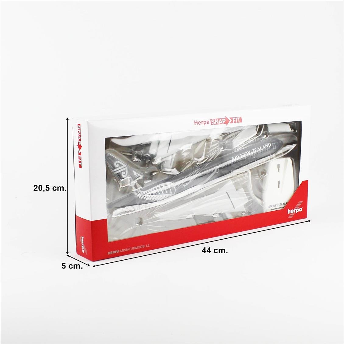 Herpa 612777 1/200 Ölçek, 777-300ER AirNewZeal AllBlacks, Sergilemeye Hazır Model Yolcu Uçağı