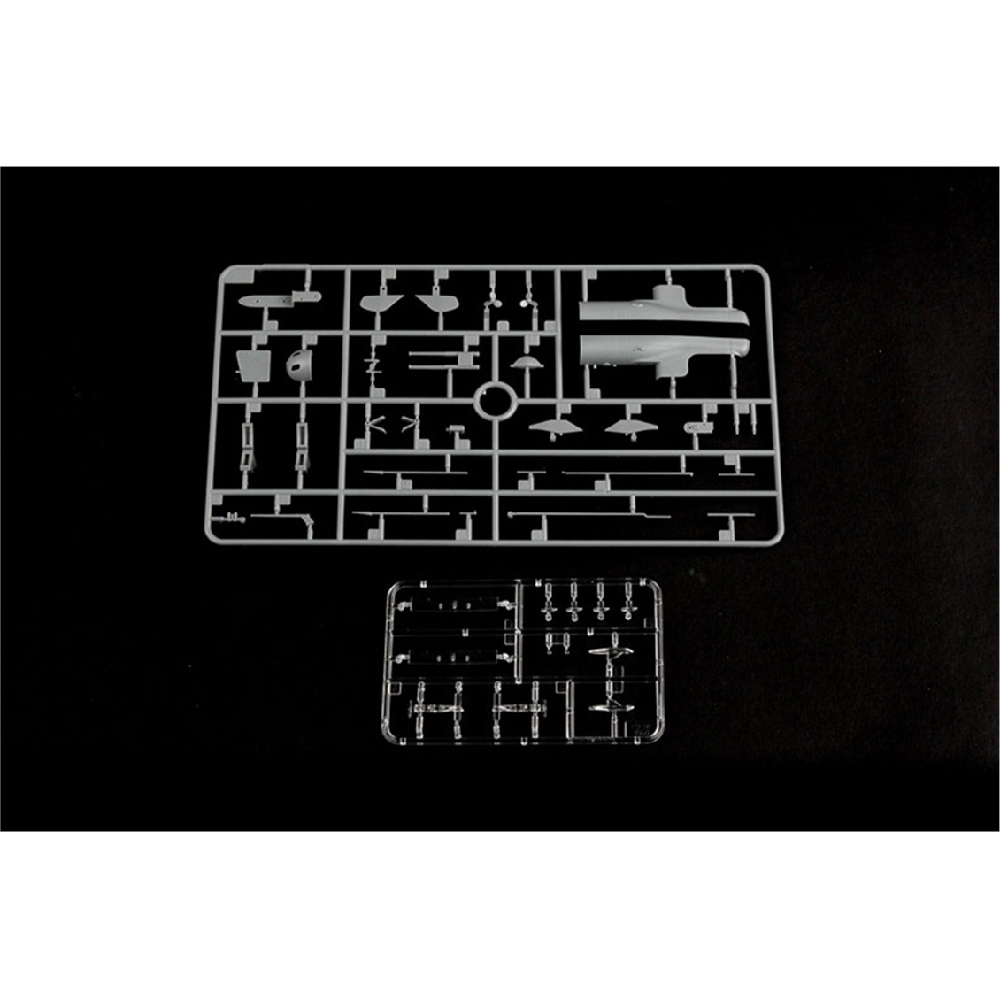 Hobbyboss 83522 1/350 Ölçek, Fransız SURCOUF Kuruvazör Denizaltısı, Plastik Model Kiti