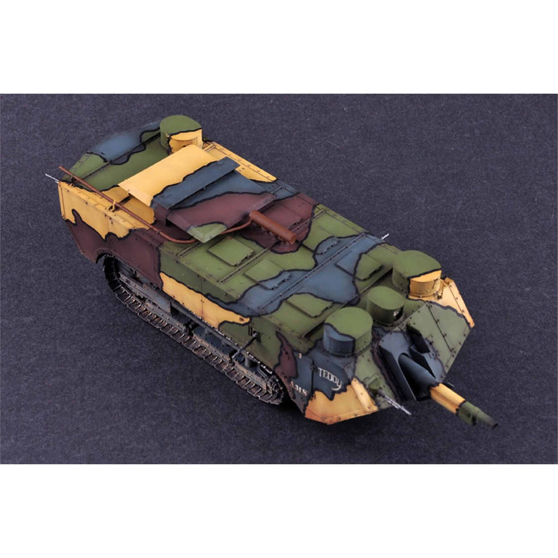Hobbyboss 83858 1/35 Ölçek, Fransız Saint-Chamond Haiff Tankı (Erken Dönem), Plastik Model Kiti