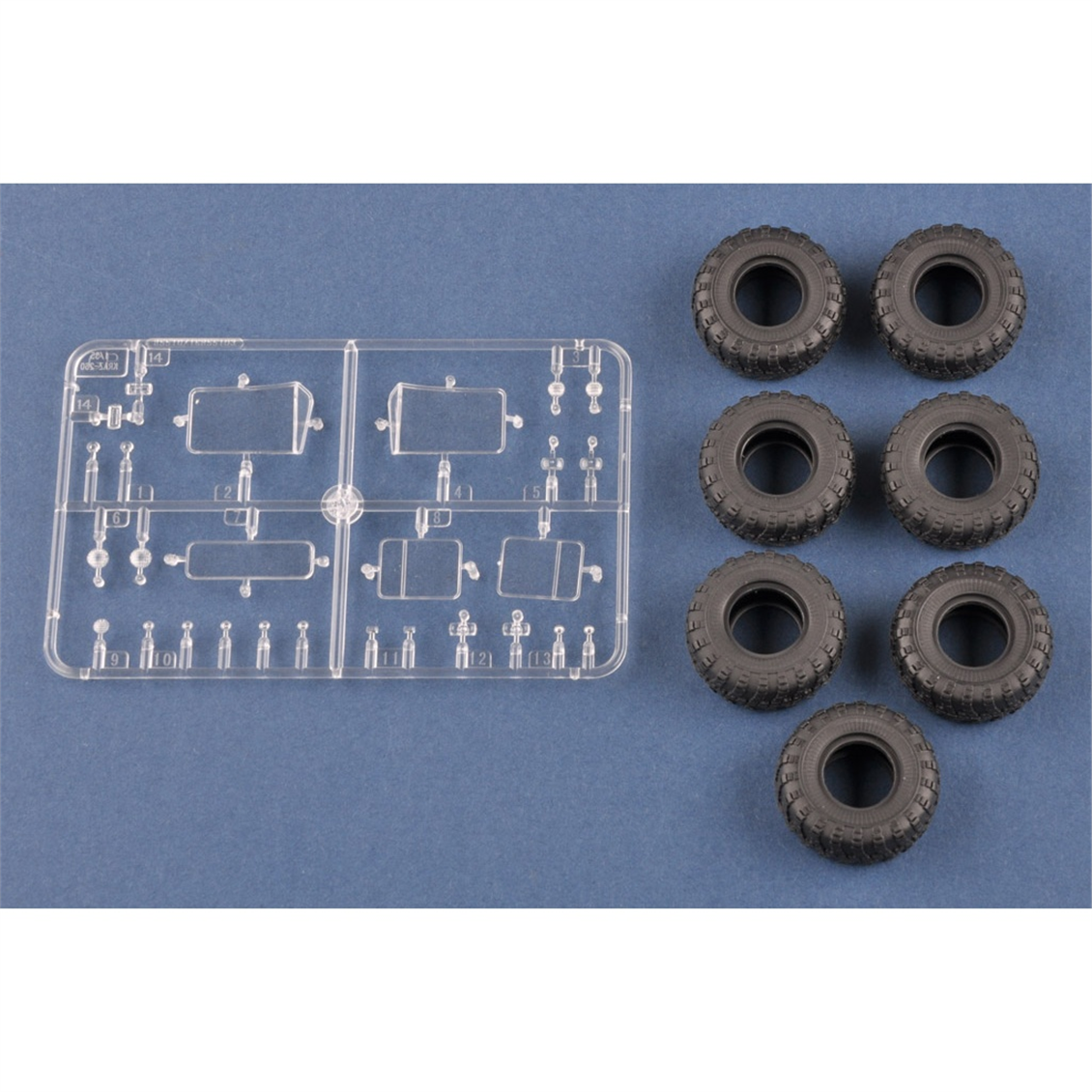 HobbyBoss 85512 1/35 Ölçek, Ukrayna KrAZ-6322 Askeri Kamyon, Plastik Model Kiti