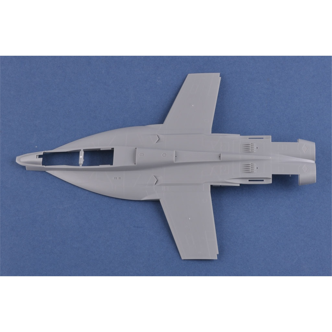 Hobbyboss 85812 1/48 Ölçek, F/A-18E Super Hornet, Savaş Uçağı Plastik Model Kiti