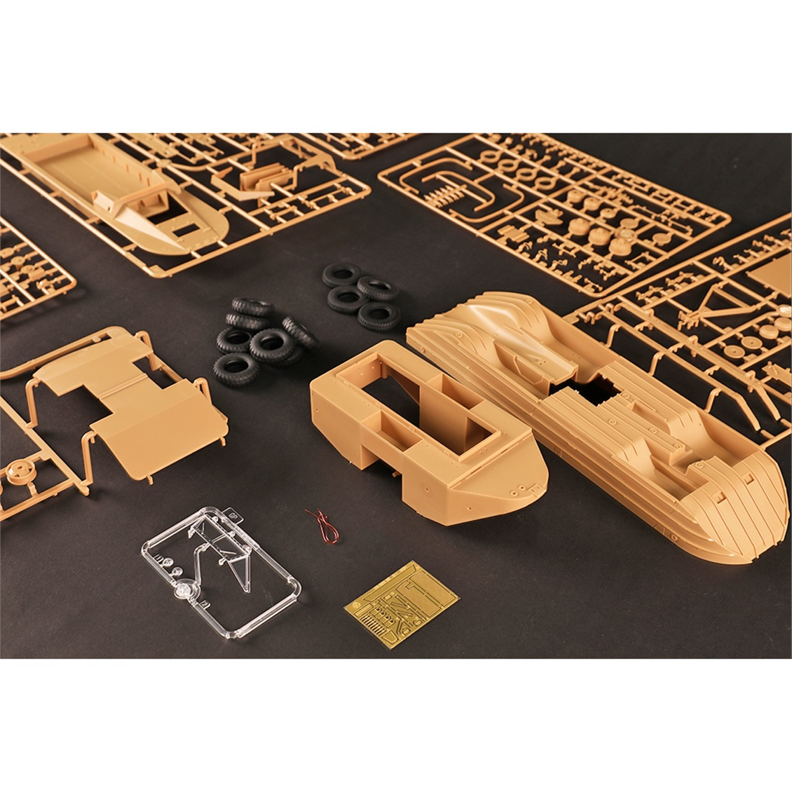 I Love Kit 63539 1/35 Ölçek, GMC DUKW-353 Amfibi Araç ve WTCT-6 Römork, Plastik Model Kiti