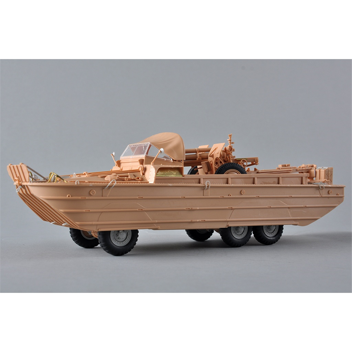 I Love Kit 63540 1/35 Ölçek, GMC DUKW-353 Amfibi Araç ve 105mm Howitzer Top, Plastik Model Kiti