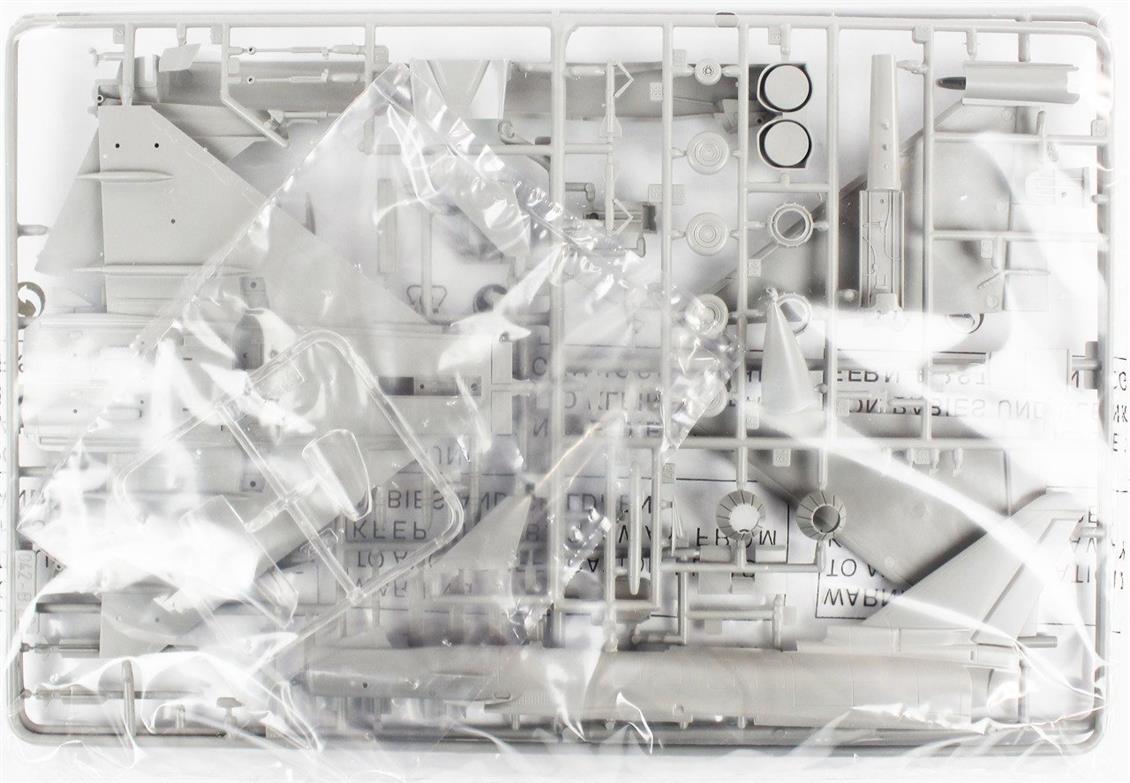 Italeri 1457S 1/72 Eurofighter Typhoon EF- 2000 ( In R.A.F. Service ) Savaş Uçağı Demonte Plastik Maketi