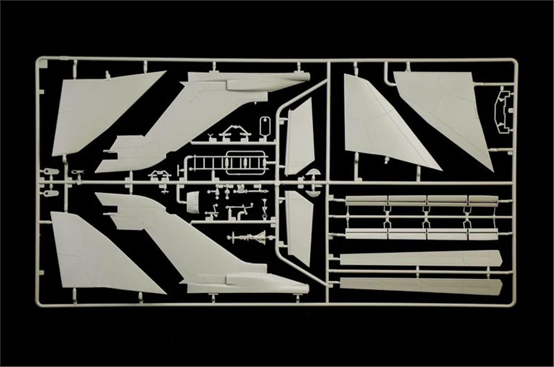 Italeri 2513S 1/32 Tornado Gr.4 Savaş Uçağı Demonte Plastik Maketi