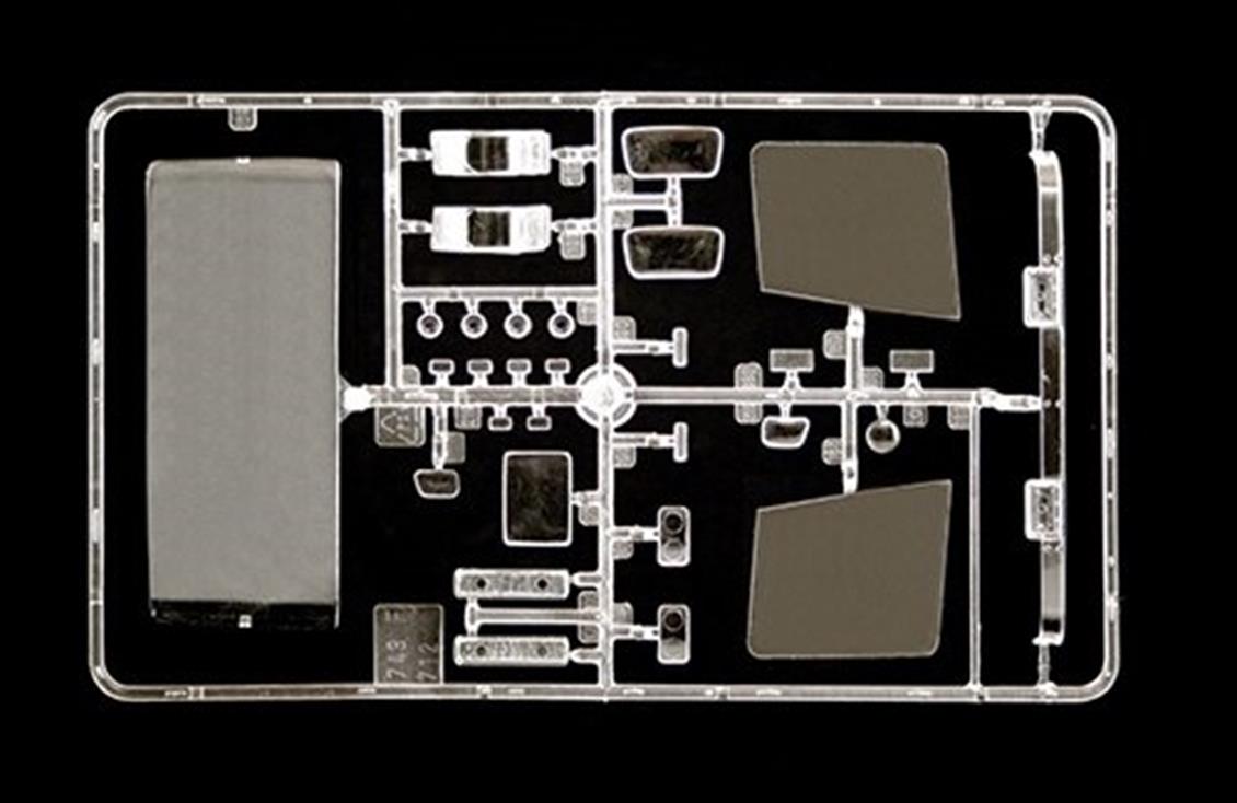 Italeri 3858S 1/24 SCANIA R620 V8 Yeni R Serisi Çekici Demonte Plastik Maketi