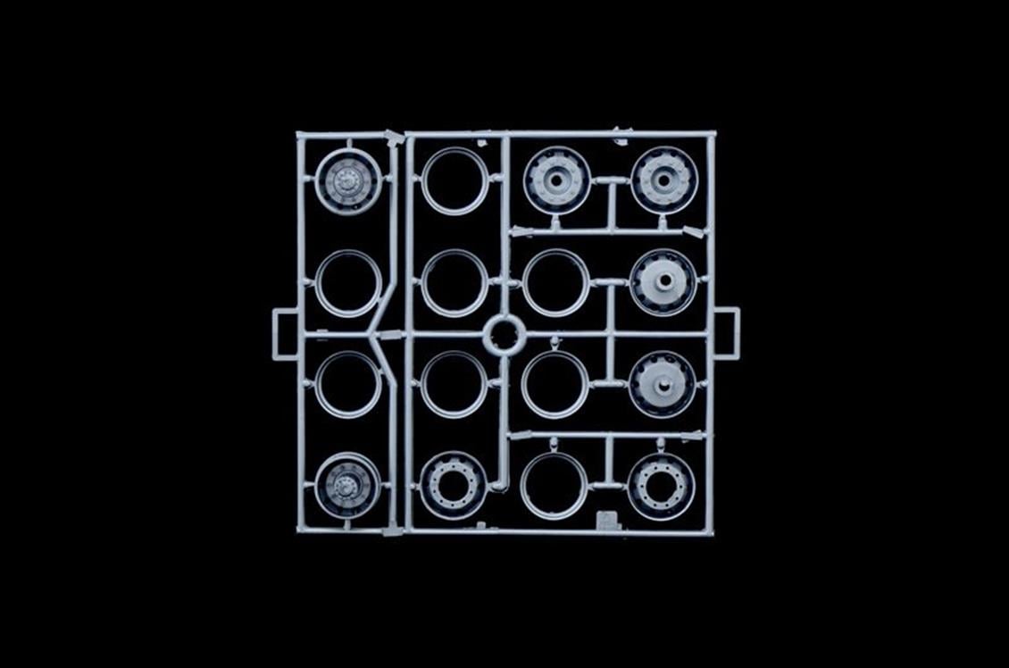 Italeri 3923S 1/24 Volvo FH16 Globetrotter Çekici Demonte Plastik Maketi