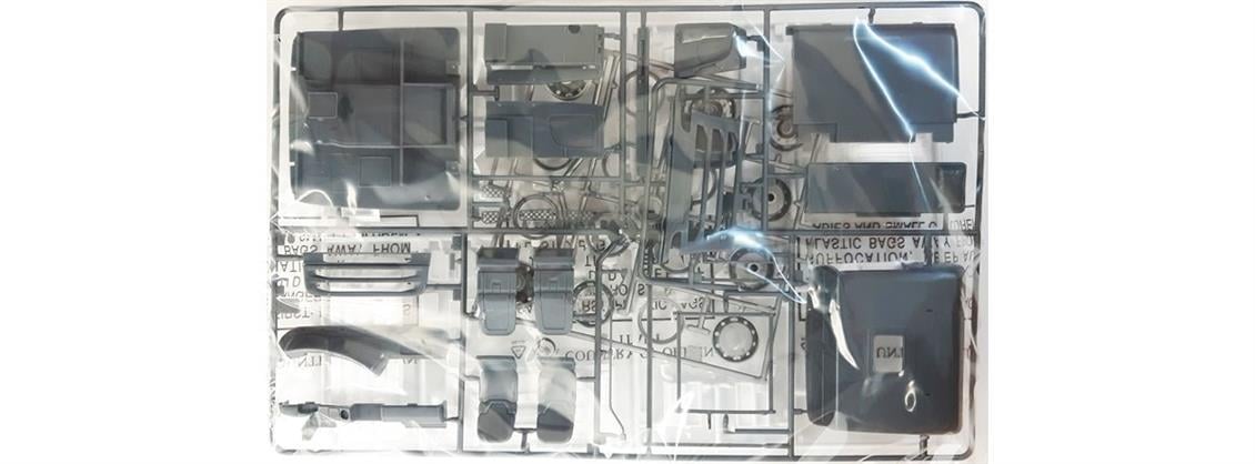 Italeri 3932S 1/24 Scania R730 Streamline Highline Cab Çekici Demonte Plastik Maketi