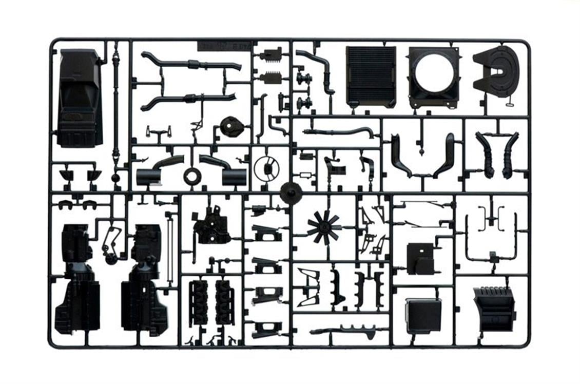 Italeri 3947S 1/24 Scania R400 Streamline (Flat Roof) Çekici Demonte Plastik Maketi