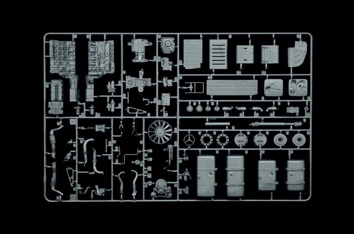 Italeri 3948S 1/24 Mercedes-Benz MP4 Big Space Çekici Demonte Plastik Maketi