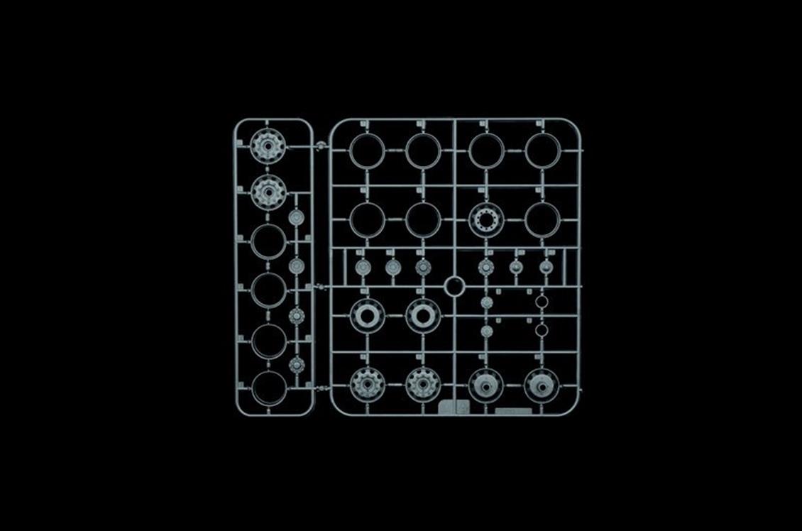 Italeri 3948S 1/24 Mercedes-Benz MP4 Big Space Çekici Demonte Plastik Maketi