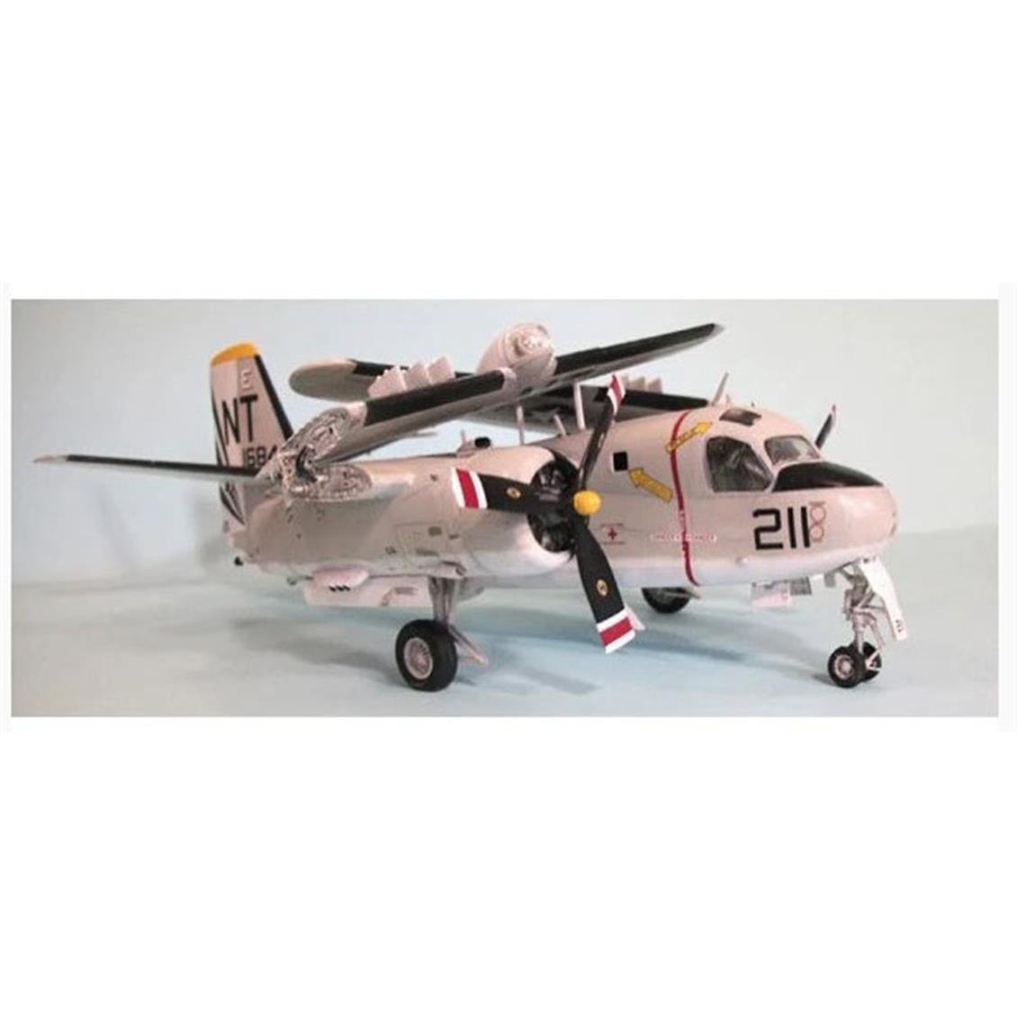 Kinetic K48024 1/48 Grumman S-2E/S-2G Tracker Savaş Uçağı, Plastik Model Kiti