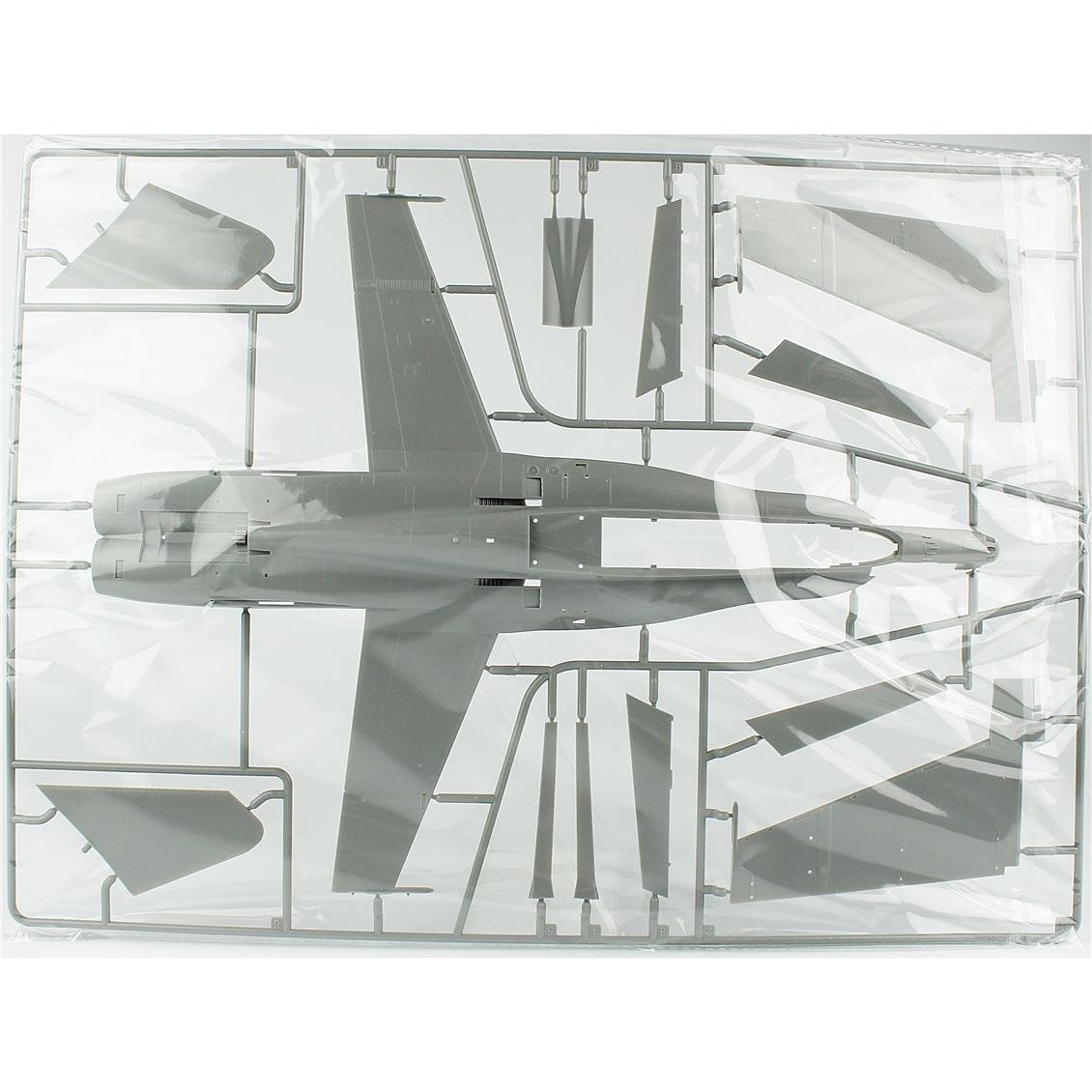 Kinetic K48073 1/48 F/A-18A/B/C/D Blue Angels 2017 Savaş Uçağı, Plastik Model Kiti