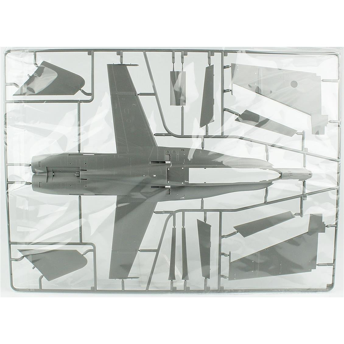 Kinetic K48121 1/48 F/A-18 D Hornet (USMC VFMA-225 w/MF) Savaş Uçağı, Plastik Model Kiti