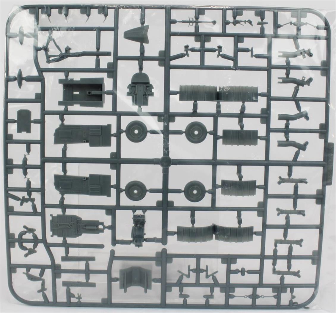 Kitty Hawk 80119 1/48 MIG-25 P/PD (Foxbat) Savaş Uçağı Demonte Plastik Maketi