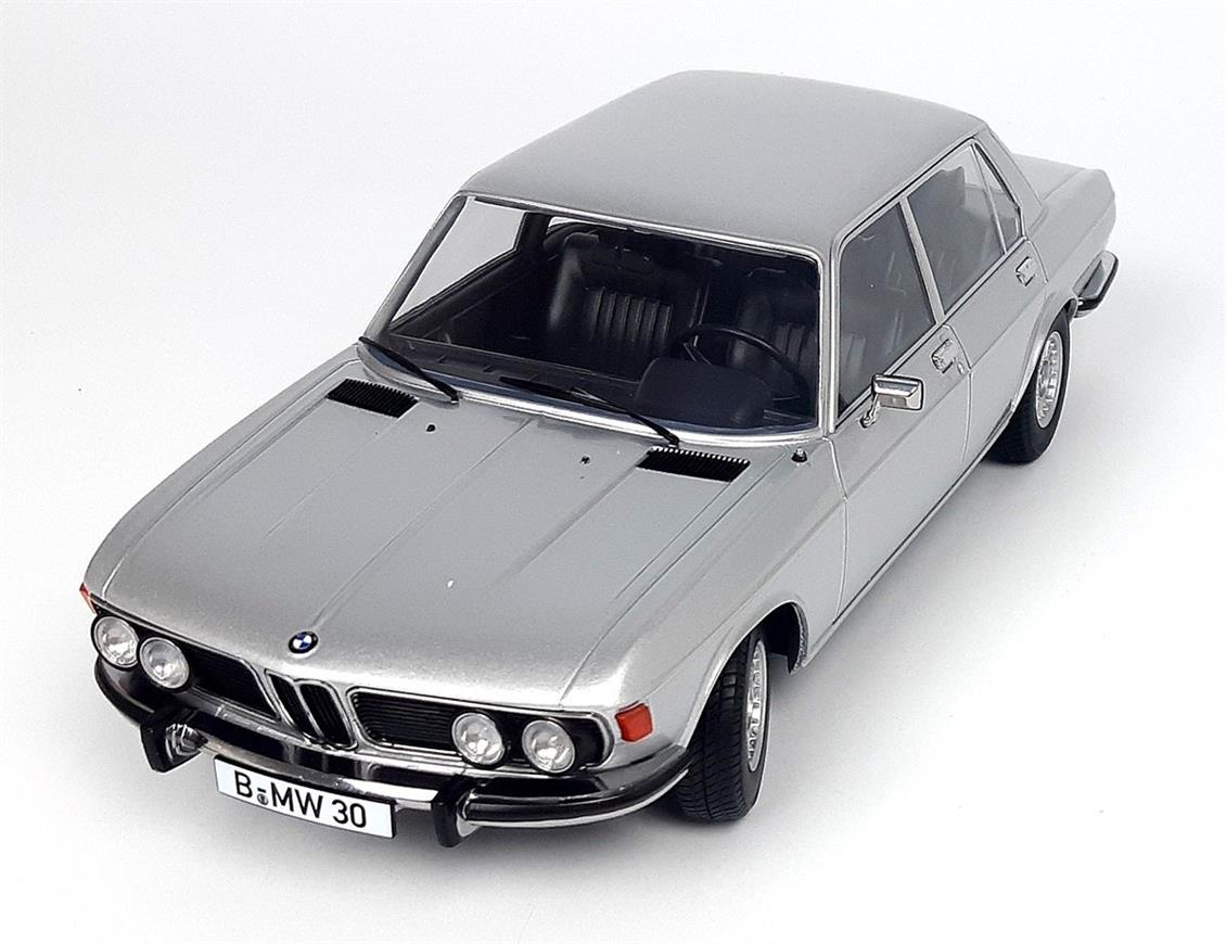 KKscale 180403 1/18 1971 Bmw 3.0S E3 2 Series, Gümüş, Sergilemeye Hazır Metal Araba Modeli