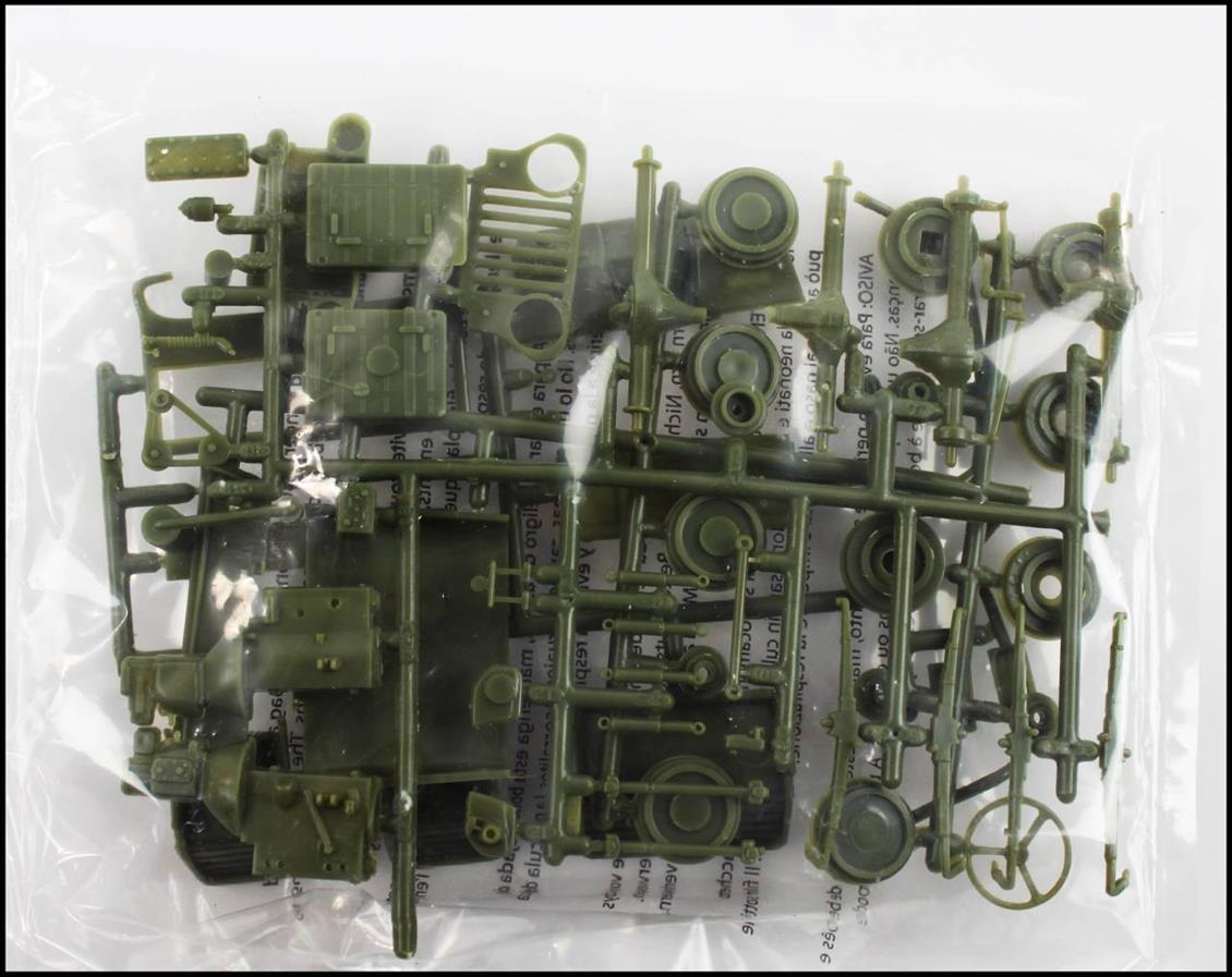 MPC 882 1/25 Godzilla Army Jeep Demonte Plastik Maketi