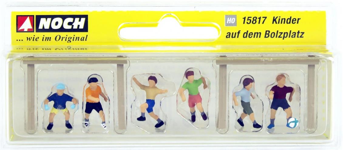Noch 15817 1/87 Futbol Oynayan Çocuk Figürleri