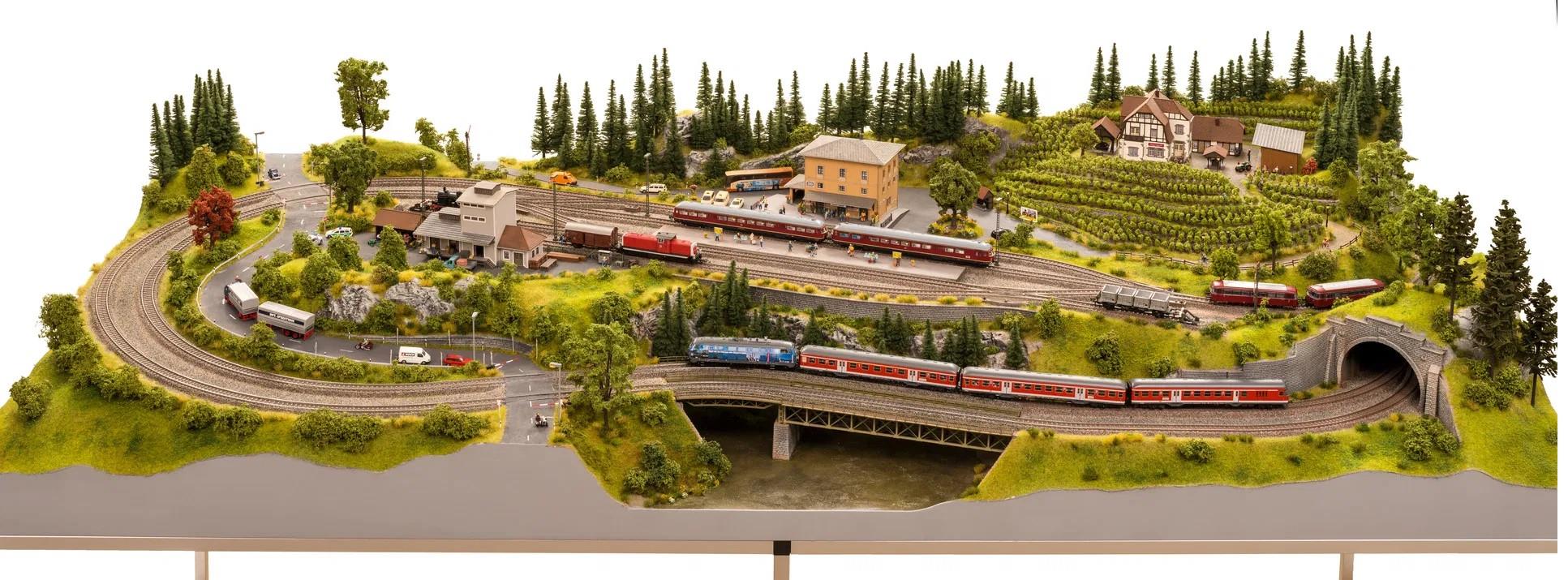 Noch 71911 St.Sebastian Model Tren Diorama Rehberi, İngilizce, 120 sayfa