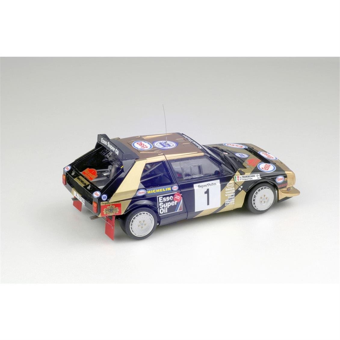 Nunu BX24034 1/24 Ölçek, Lancia Delta S4 (1986 Catalunya Rally Winner), Otomobil Plastik Model Kiti