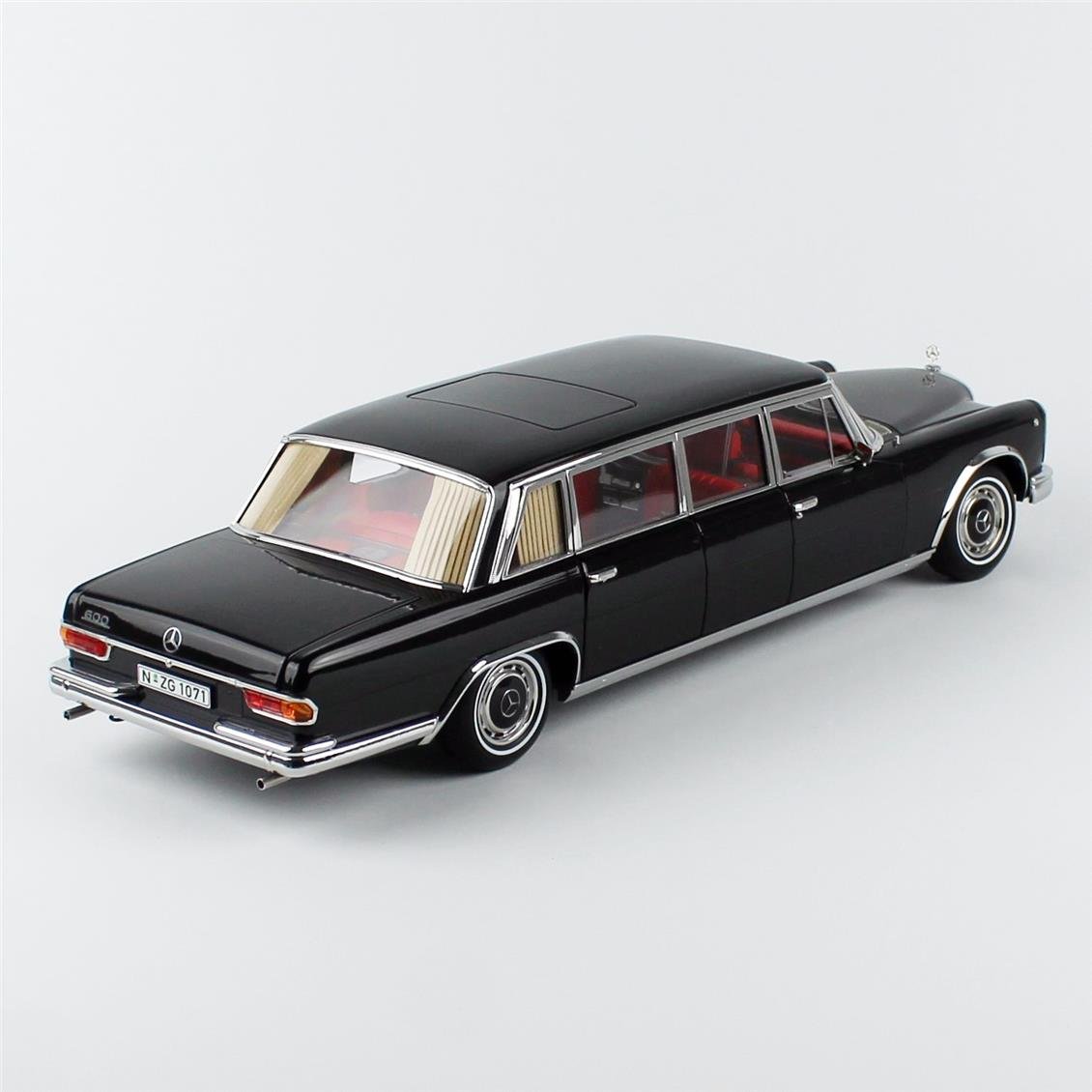NZG 10710050 1/18 Scale, Mercedes-Benz 600 Pullman, Black, Metal Model Ready for Display