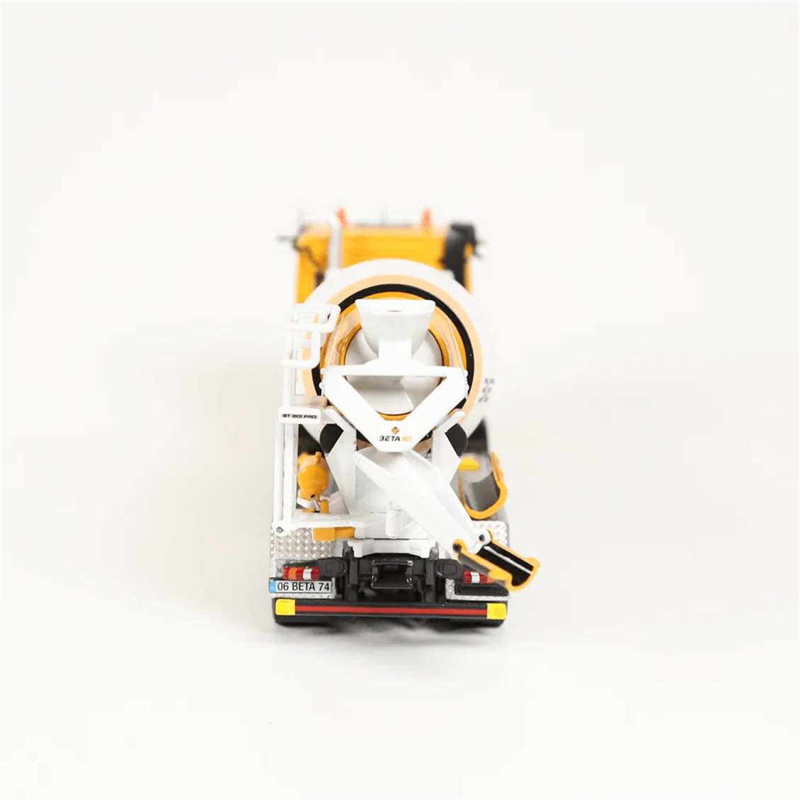 NZG 1078 1/50 Ölçek, Mercedes-Benz Arocs 8x4 Beton Mikseri (Betamix), Sergilemeye Hazır Metal Model