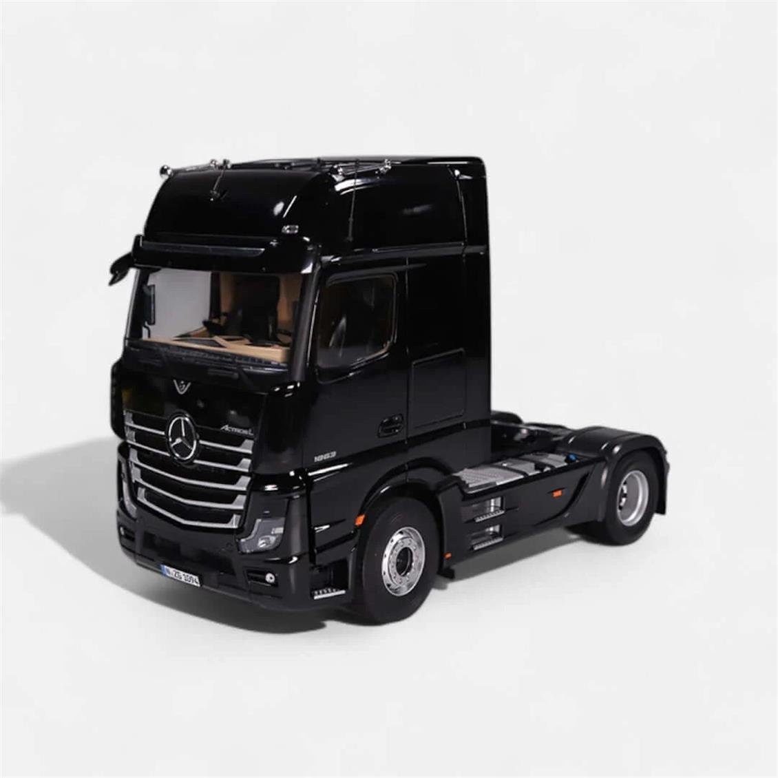 NZG 1094/51 1/18 Ölçek, Mercedes-Benz Actros Çekici (Desenli Siyah), Sergilemeye Hazır Metal Çekici Modeli