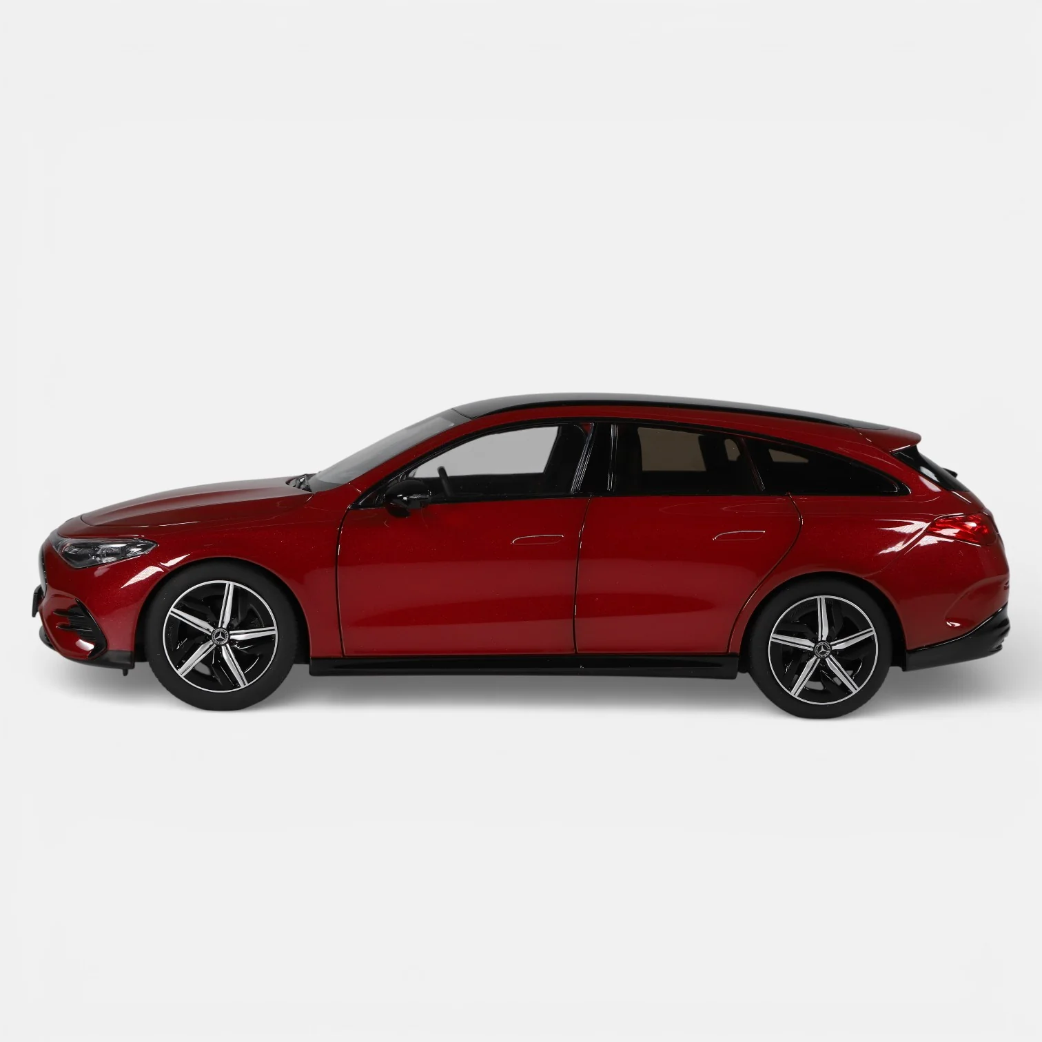 NZG 1102/11 1/18 Ölçek, Mercedes-Benz C-Class W206 Araba, Kırmızı Metalik, Sergilemeye Hazır Metal Model