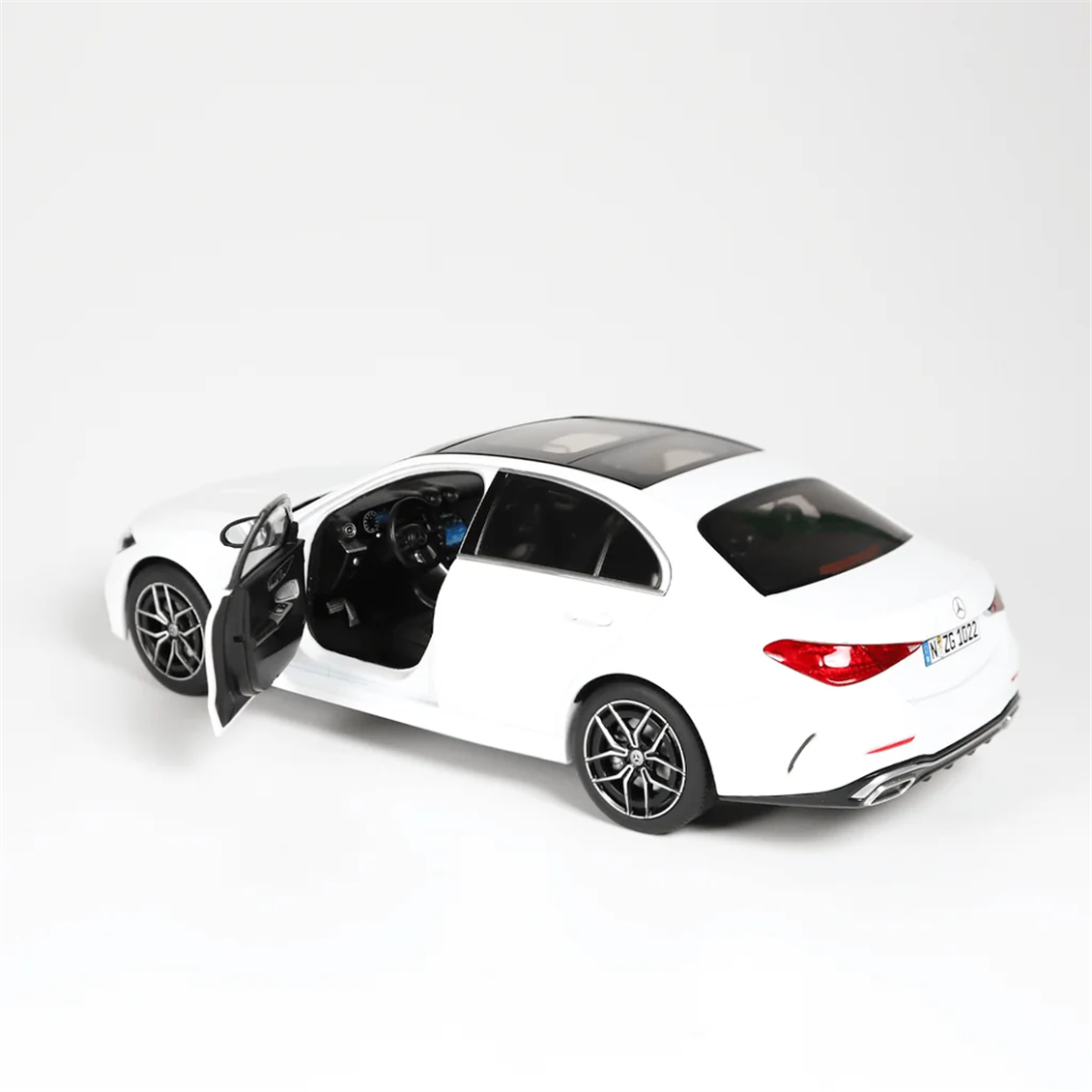 NZG 1102/41 1/18 Ölçek, Mercedes-Benz C-Class W206 Araba, Polar Beyaz, Sergilemeye Hazır Metal Model