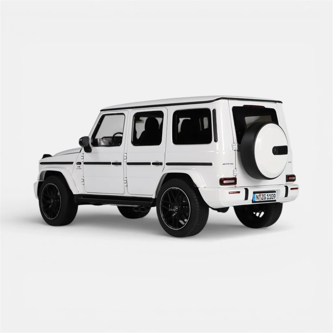 NZG 1109/41 1/18 Ölçek, Mercedes-AMG G 63 4x4 Arazi Aracı, Polar Beyaz, Metal, Sergilemeye Hazır Metal Model