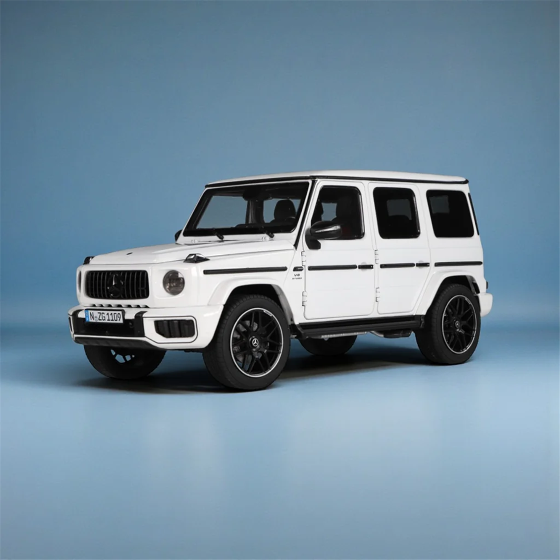 NZG 1109/41 1/18 Ölçek, Mercedes-AMG G 63 4x4 Arazi Aracı, Polar Beyaz, Metal, Sergilemeye Hazır Metal Model