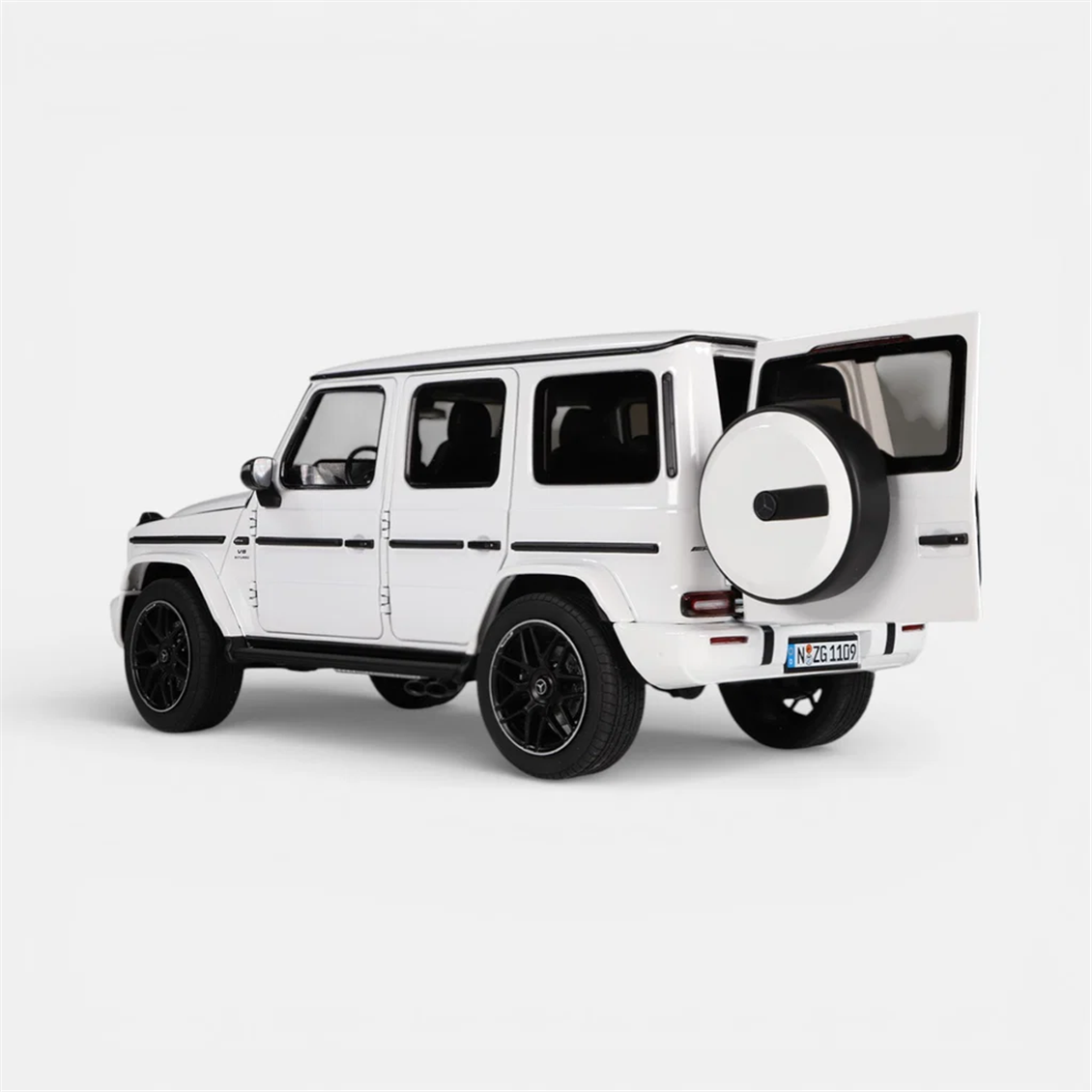 NZG 1109/41 1/18 Ölçek, Mercedes-AMG G 63 4x4 Arazi Aracı, Polar Beyaz, Metal, Sergilemeye Hazır Metal Model