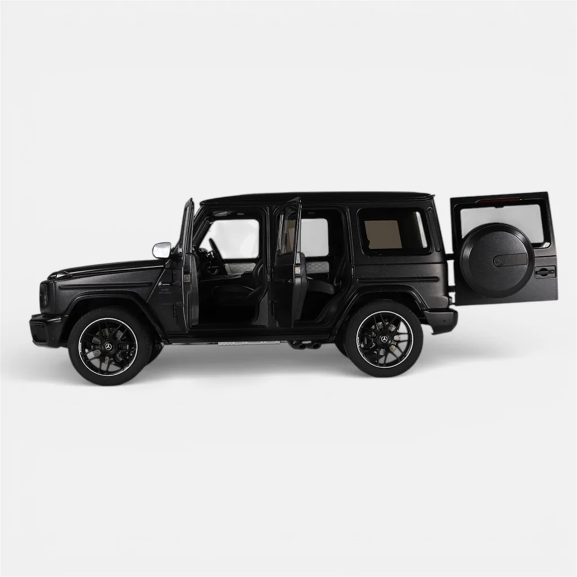 NZG 1109/52 1/18 Ölçek, Mercedes-AMG G 63 4x4 Arazi Aracı, Gece Siyahı, Sergilemeye Hazır Metal Model