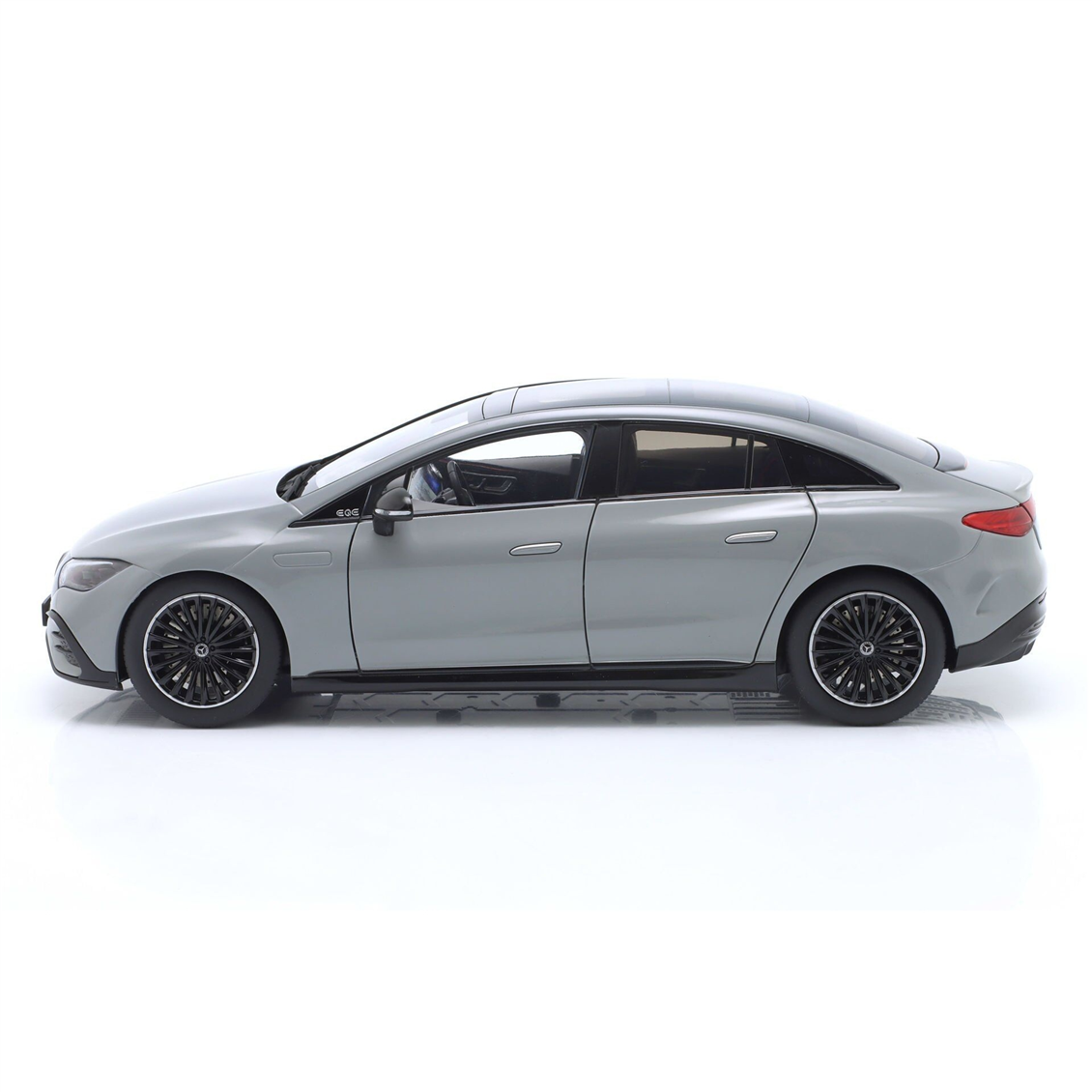 NZG B66961109 1/18 Ölçek,- MERCEDES BENZ - EQE (V295) AMG LINE 2023, Sergilemeye Hazır Metal Araba Modeli