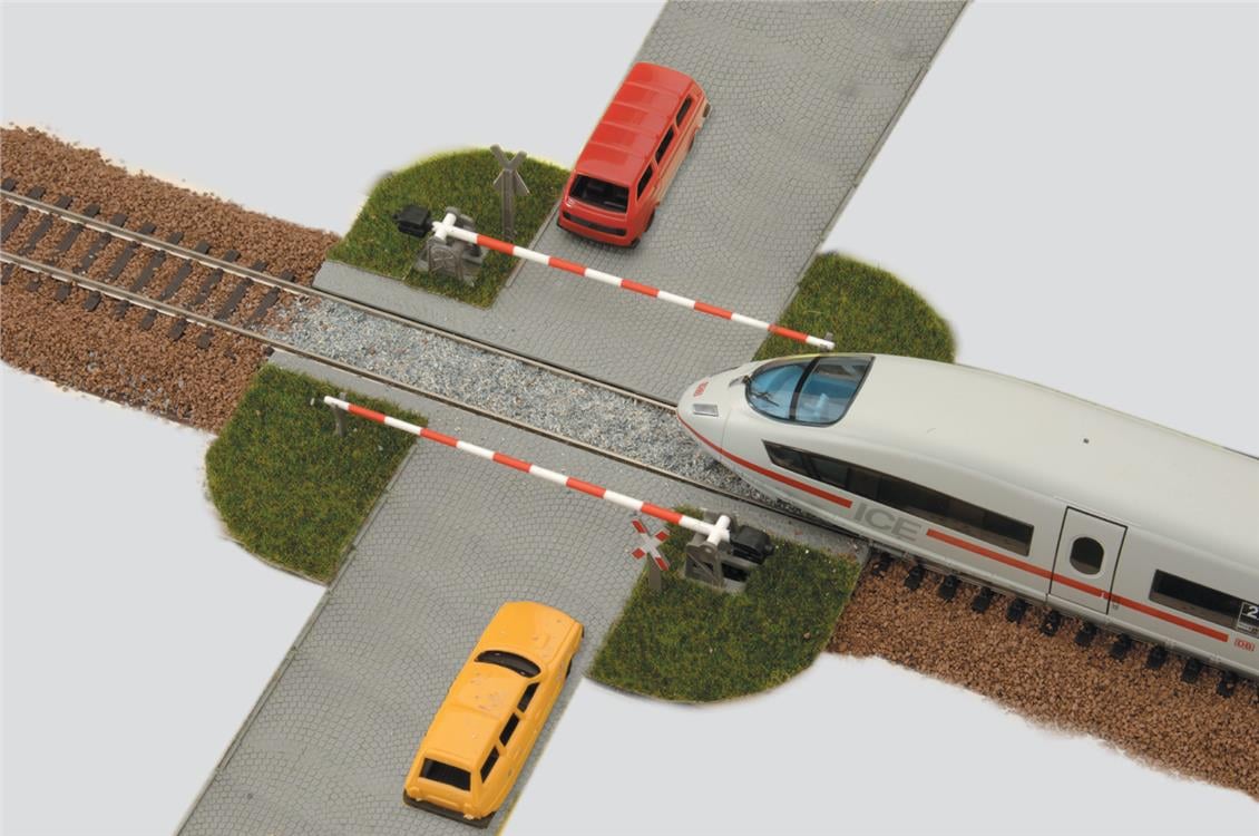 Piko 55725 1/87 Ölçek, Level Crossing
