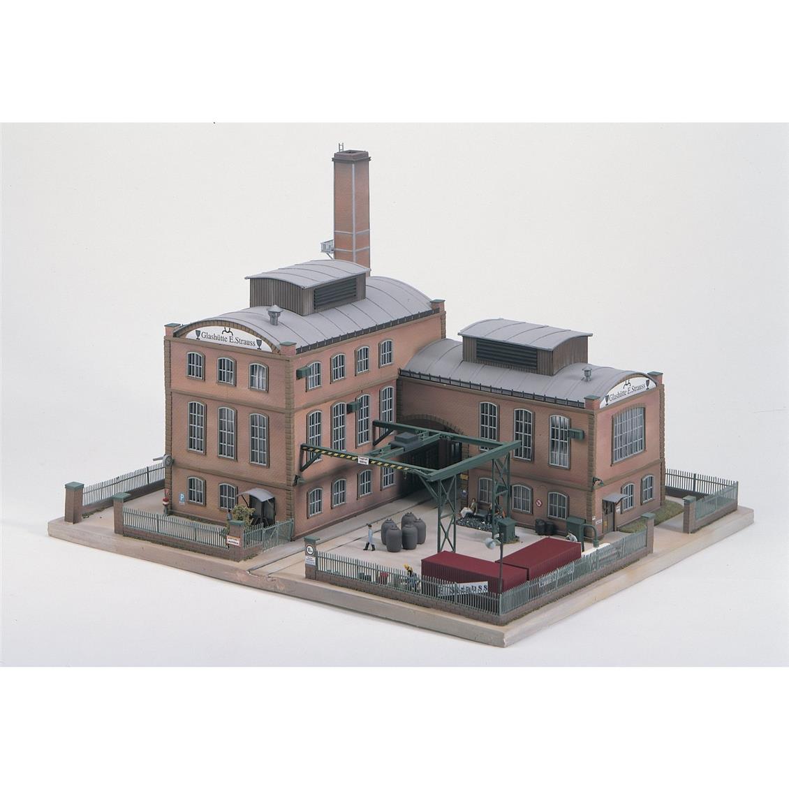 Piko 61116 1/87 Ölçek, E.Strauss Cam Fabrikası, Plastik Model Kiti