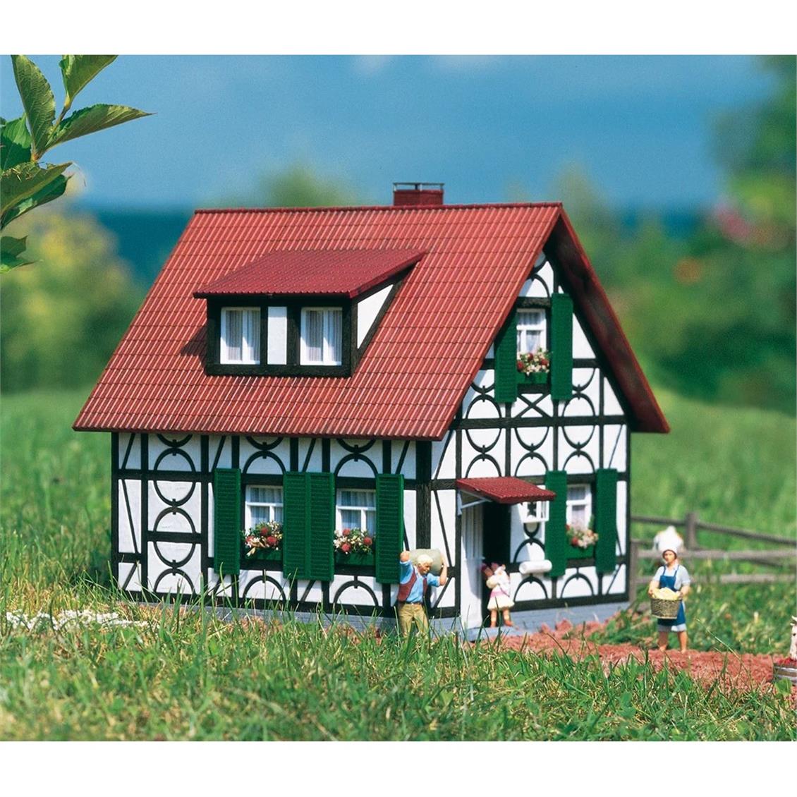 Piko 62053 1/22,5 Ölçek, Frank ın Konuk Evi, Plastik Model Kiti