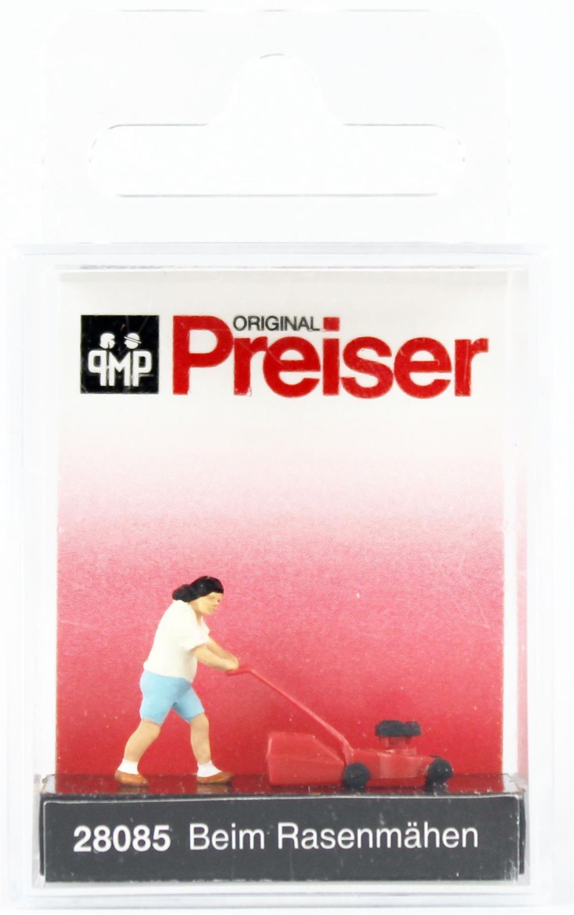 Preiser 28085 1/87 Ölçek Çim Biçme Makinalı Kadın Figürü