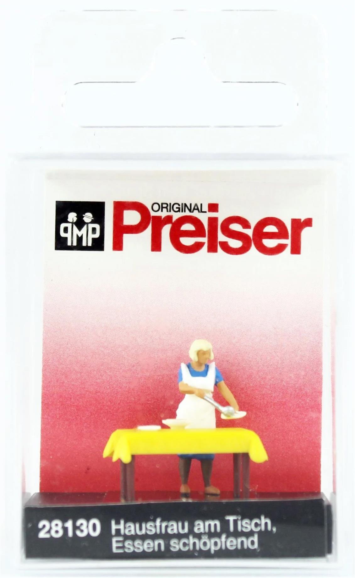 Preiser 28130 1/87 Ölçek Masayı Toplayan Ev Hanımı Figürü