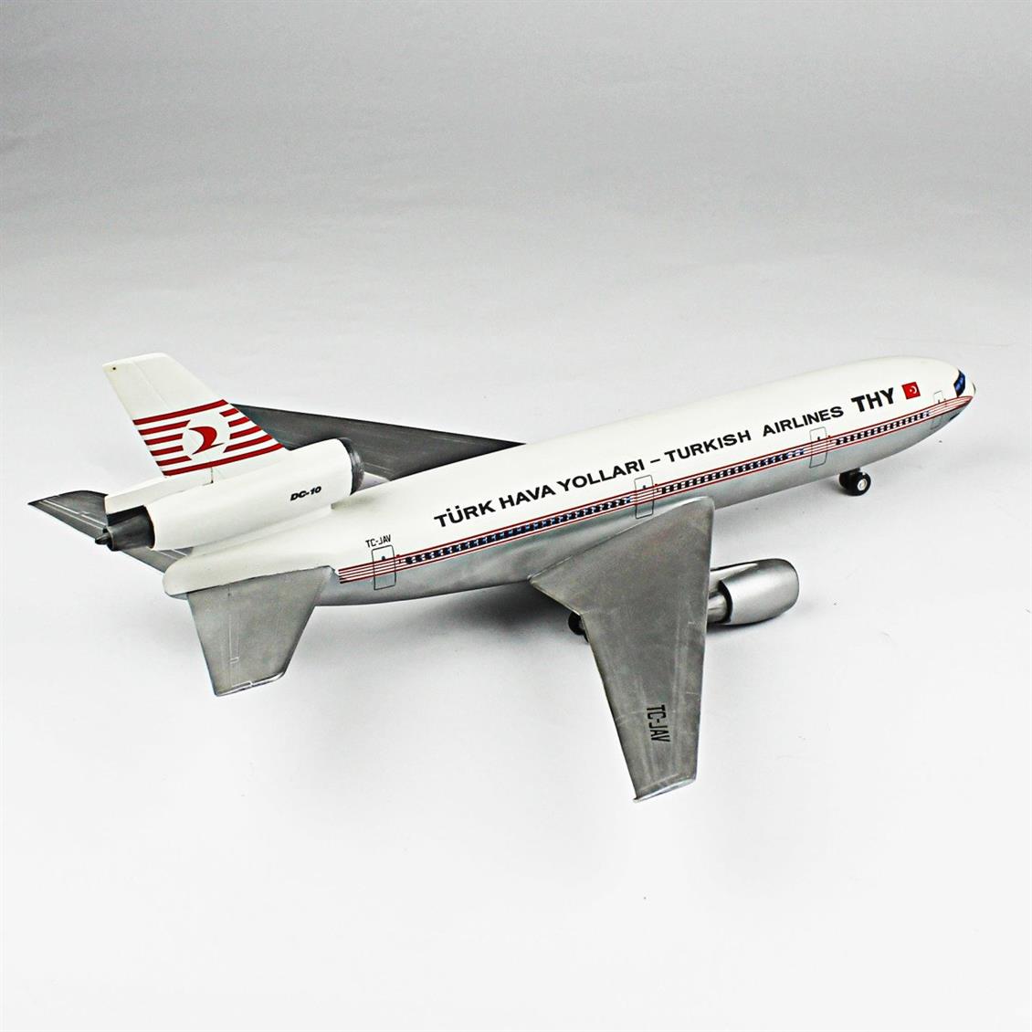 QD135 1/144 DC-10 Sergilemeye Hazır Plastik Uçak Maketi