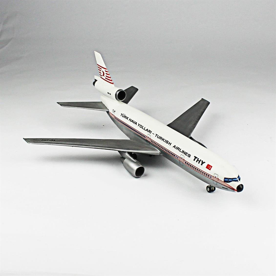 QD135 1/144 DC-10 Sergilemeye Hazır Plastik Uçak Maketi