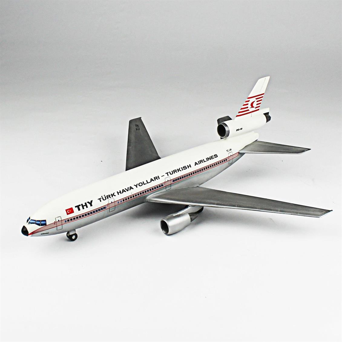 QD135 1/144 DC-10 Sergilemeye Hazır Plastik Uçak Maketi