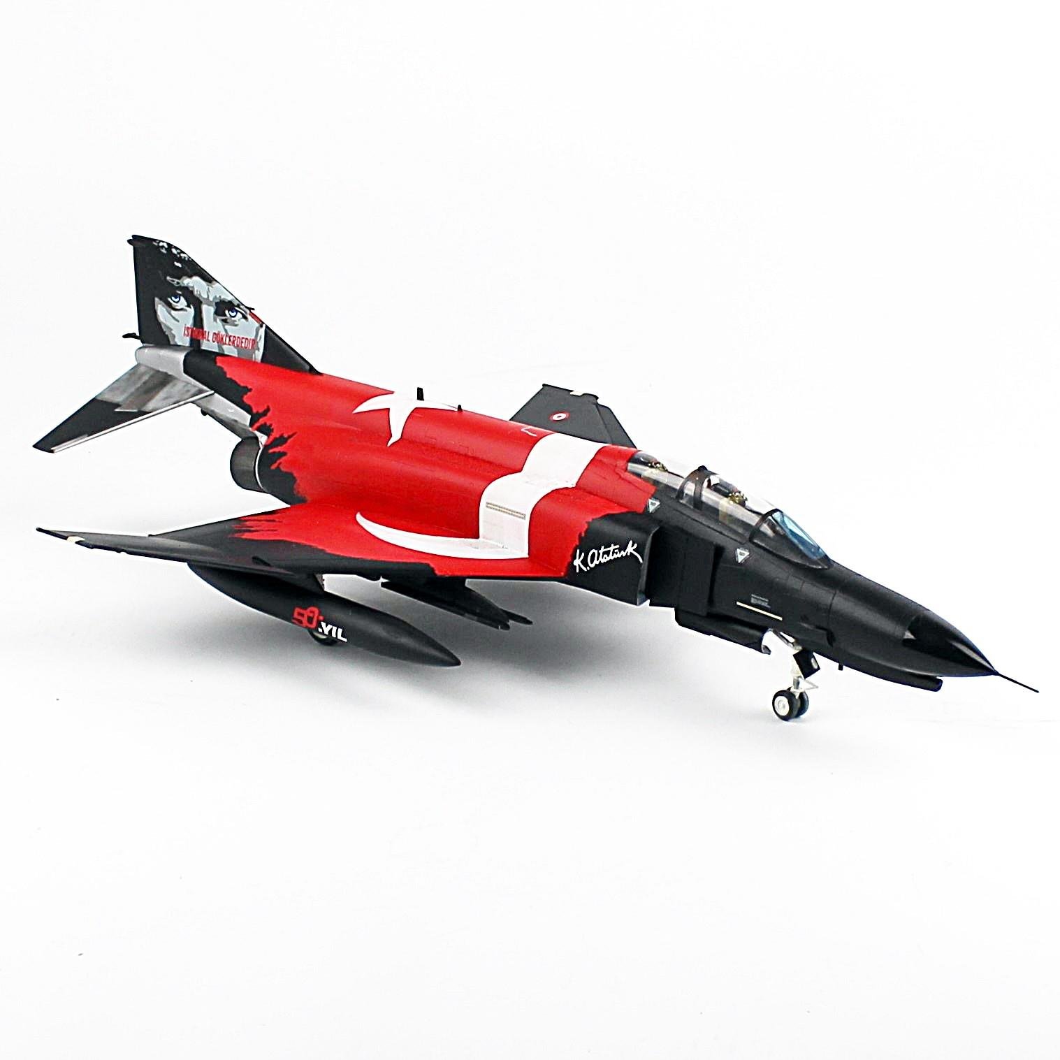 QD175 1/48 Ölçek, F-4E Phantom, 50. Yıl Decalli, Sergilemeye Hazır Savaşl Uçağı Modeli