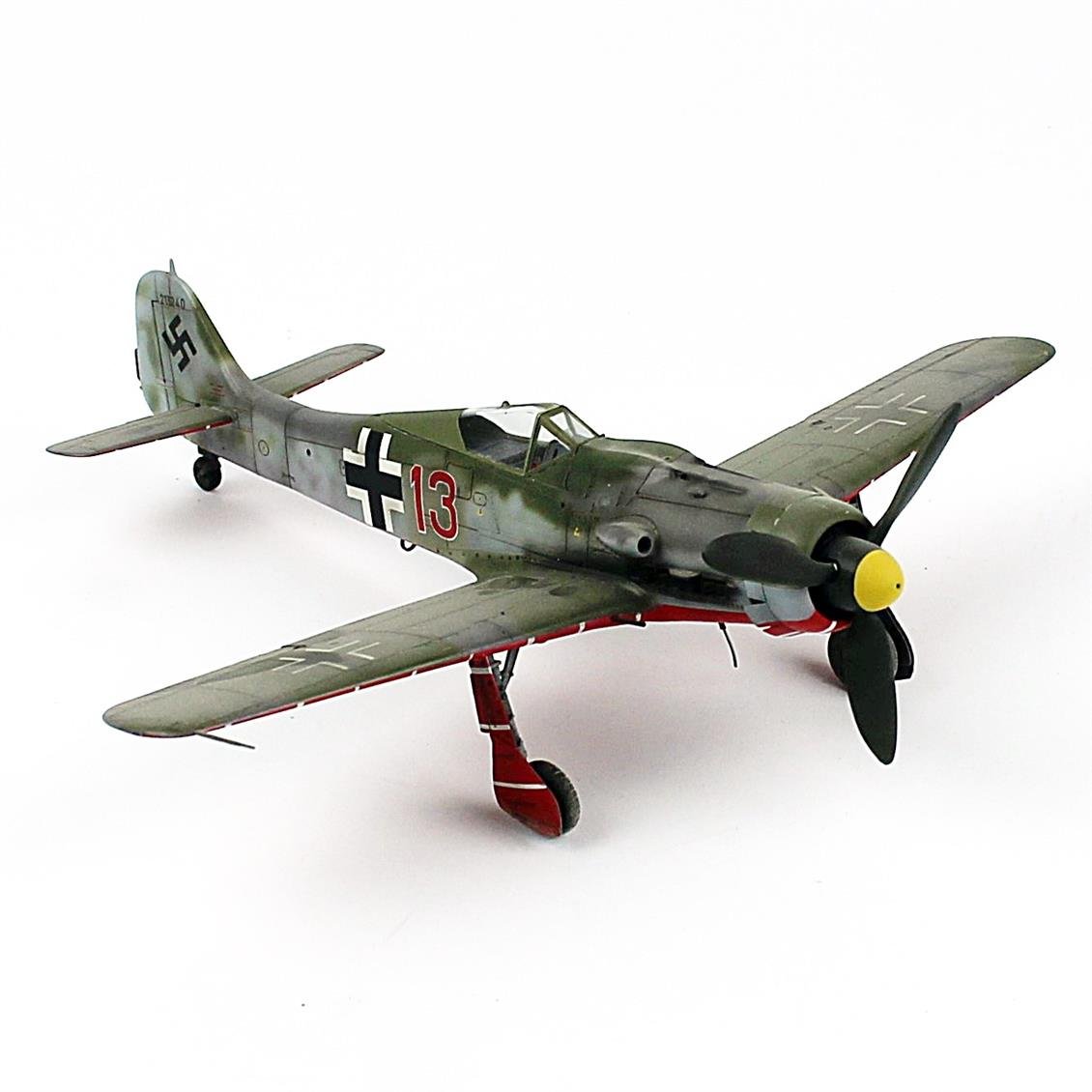 QD181 1/48 Ölçek, FOCKE-WULF 190 D 9, Sergilemeye Hazır Savaşl Uçağı Modeli