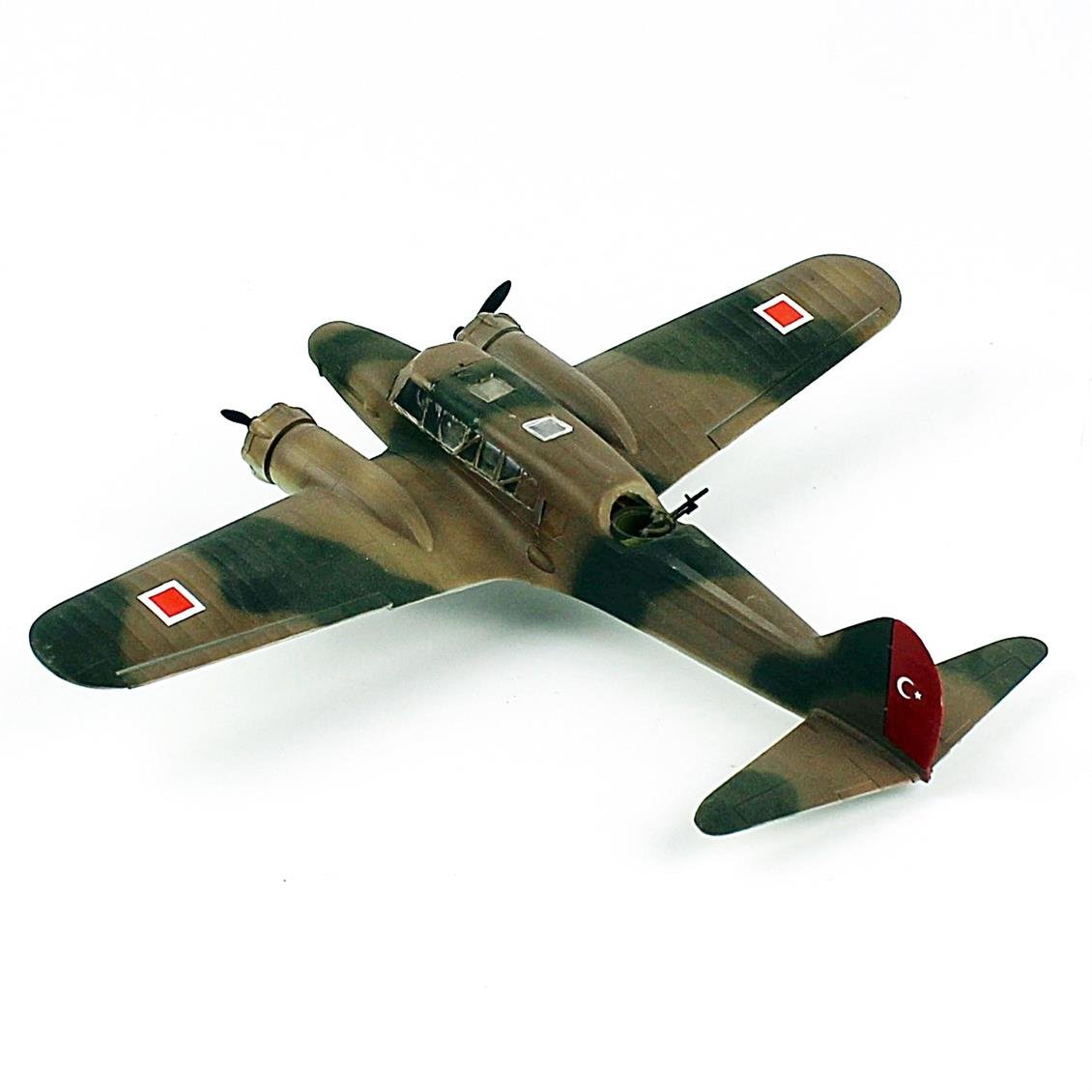QD185 1/72 Ölçek, Avro (Anson) Türk Hv. Kuv., Sergilemeye Hazır Plastik Uçak Modeli