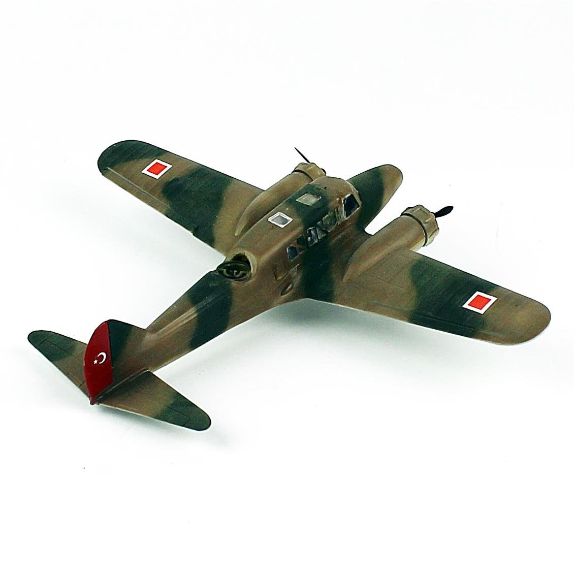 QD185 1/72 Ölçek, Avro (Anson) Türk Hv. Kuv., Sergilemeye Hazır Plastik Uçak Modeli