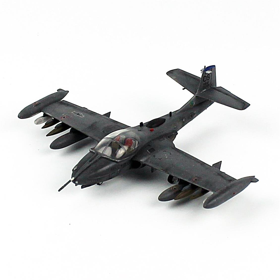 QD186 1/72 Ölçek, A-37 (Dragonfly) US Air Force, Sergilemeye Hazır Savaşl Uçağı Modeli