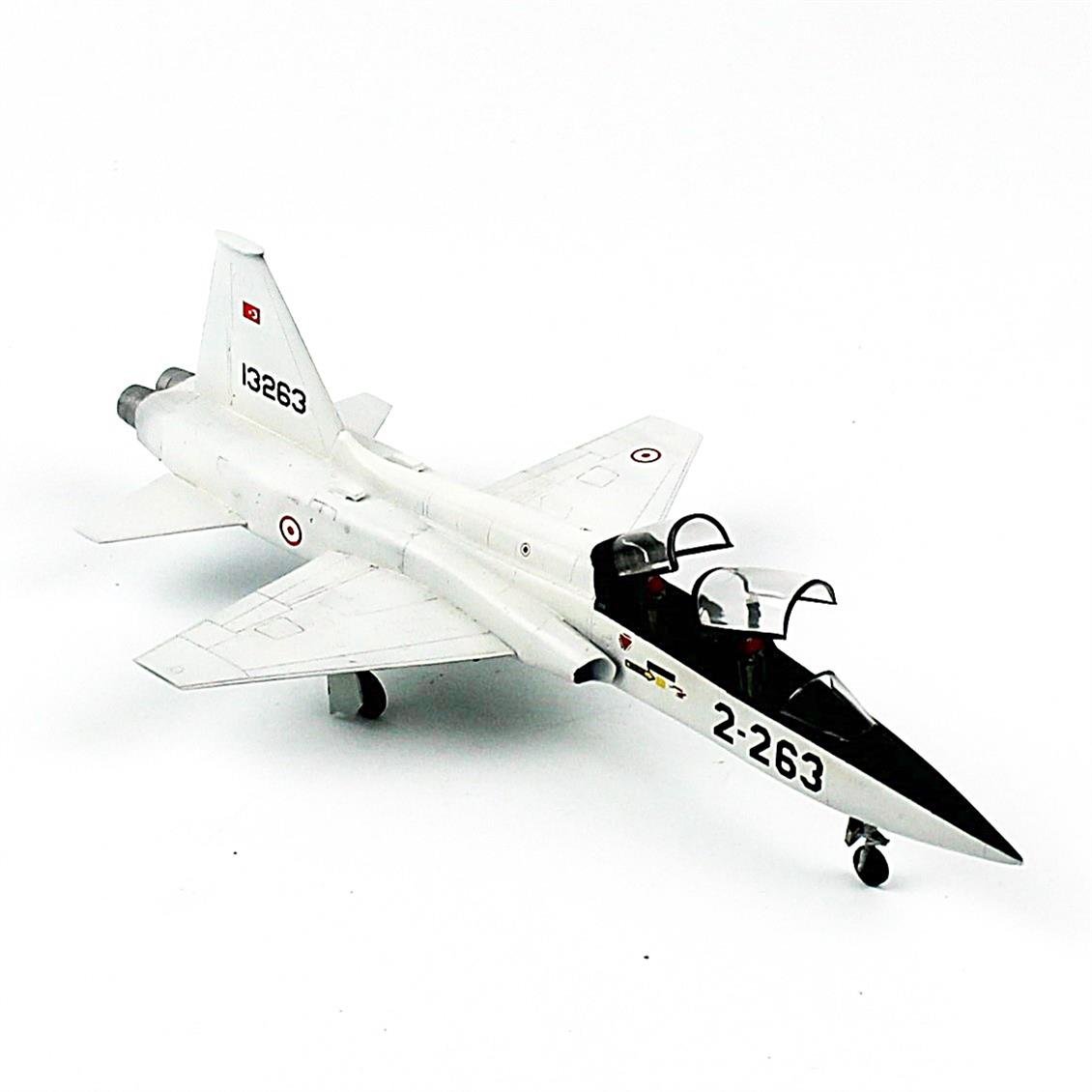 QD188 1/72 Ölçek, T-38 (ARI) Türk Hv. Kuv., Sergilemeye Hazır Savaşl Uçağı Modeli