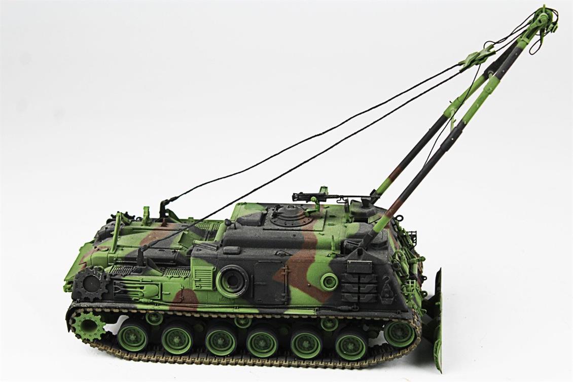 QD227 1/35 M88 Bergepanzer / afv club  Sergilemeye Hazır Plastik Tank Maketi