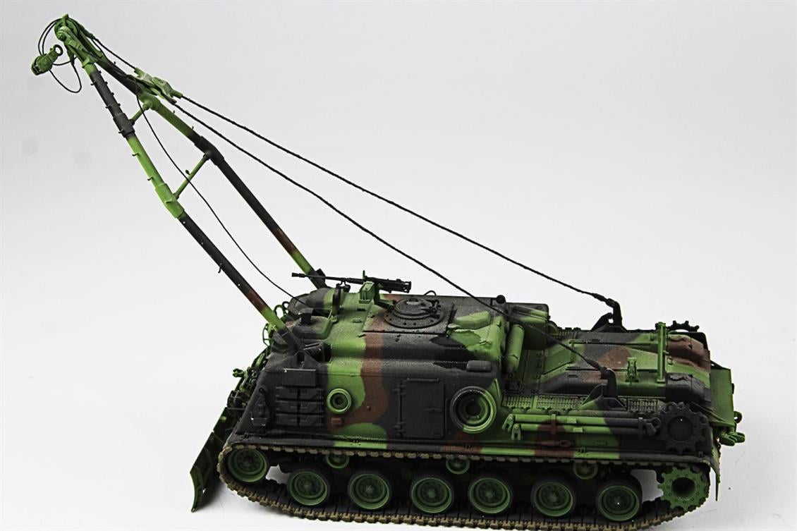 QD227 1/35 M88 Bergepanzer / afv club  Sergilemeye Hazır Plastik Tank Maketi